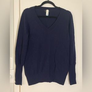 J. Crew Women’s V Neck Cashmere Sweater Size M Navy Blue